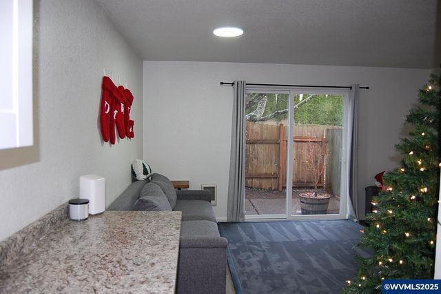 2240 Maplewood Dr S Dr, Salem, OR 97306