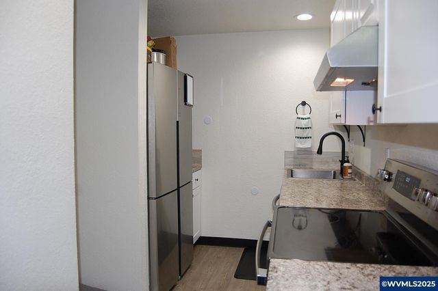 2240 Maplewood Dr S Dr, Salem, OR 97306