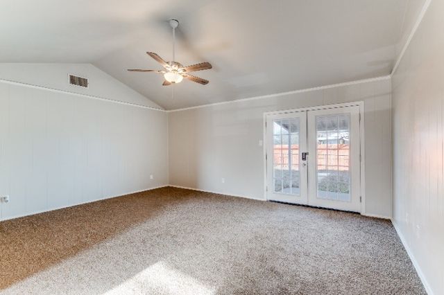 900 Skelly Street, Crowley, TX 76036