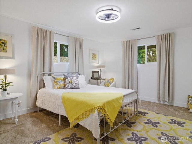 216 Shadow Lane NE, Olympia, WA 98506