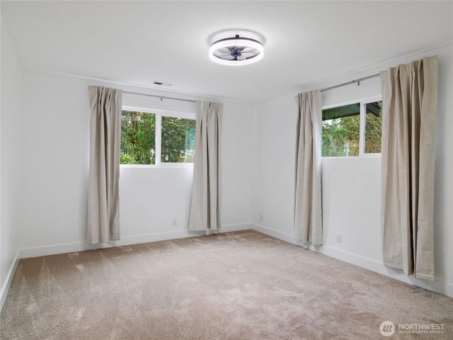 216 Shadow Lane NE, Olympia, WA 98506