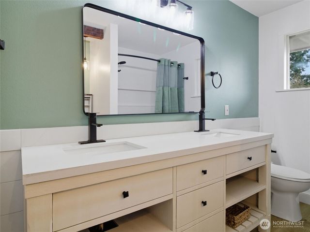 216 Shadow Lane NE, Olympia, WA 98506