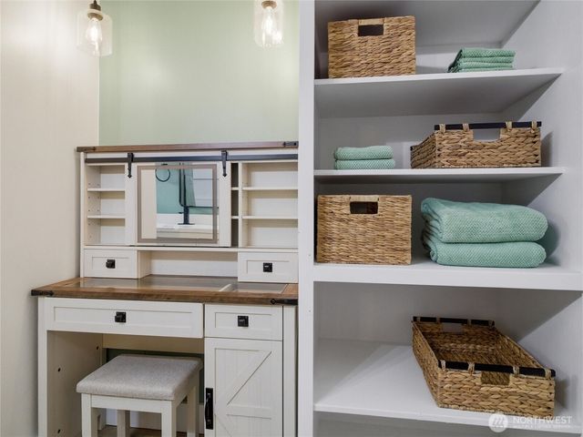 216 Shadow Lane NE, Olympia, WA 98506