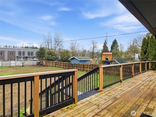 216 Shadow Lane NE, Olympia, WA 98506