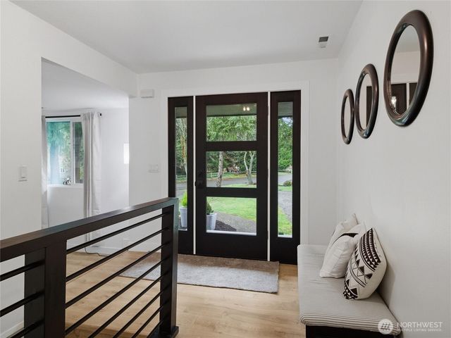 216 Shadow Lane NE, Olympia, WA 98506