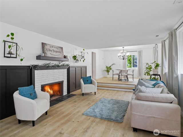 216 Shadow Lane NE, Olympia, WA 98506