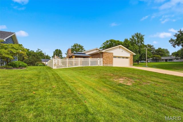 4550 Mattis Road, Mehlville, MO 63128