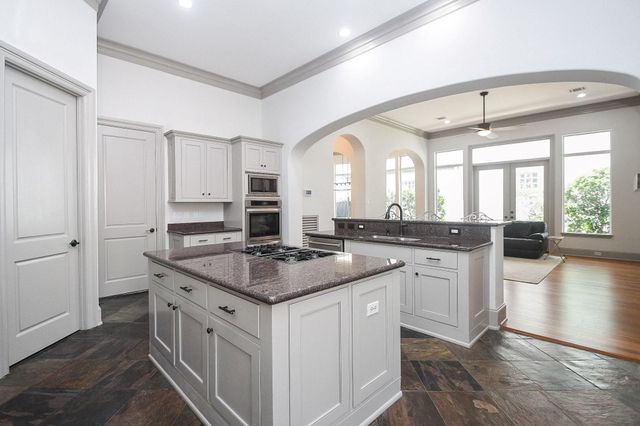 2702 Tudor Manor, Houston, TX 77082