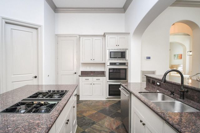 2702 Tudor Manor, Houston, TX 77082