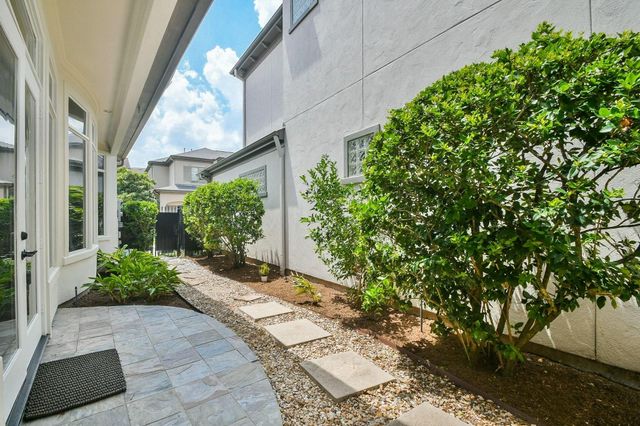 2702 Tudor Manor, Houston, TX 77082