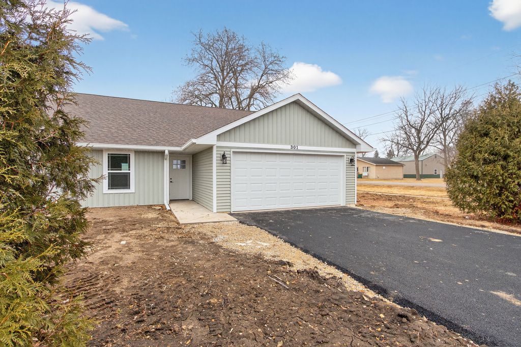 301 W South Street 301, Durand, IL 61024