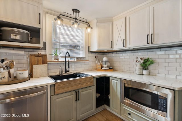 3004 Westside Avenue, Rotterdam, NY 12306