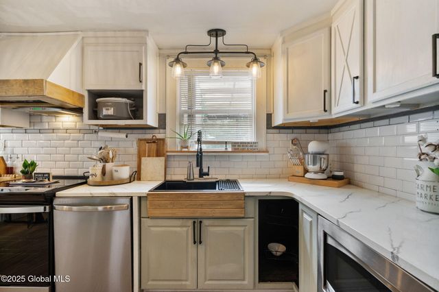 3004 Westside Avenue, Rotterdam, NY 12306