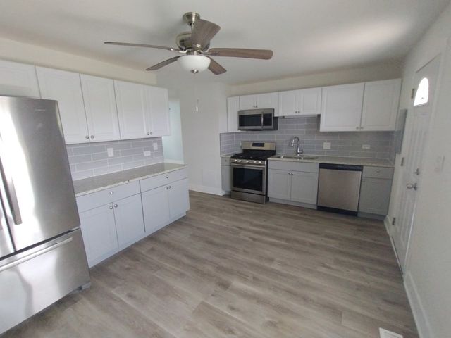 615 Hamrick Avenue, Romeoville, IL 60446