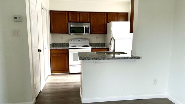 3900 Woodchase Drive 92, Houston, TX 77042