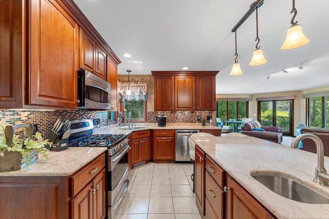 2641 POPLAR SPRINGS CIRCLE, Green Bay, WI 54304