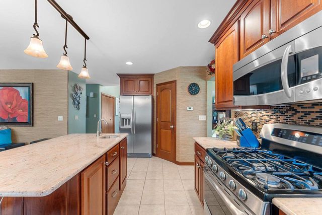 2641 POPLAR SPRINGS CIRCLE, Green Bay, WI 54304