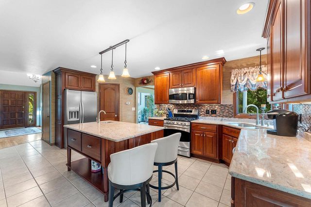 2641 POPLAR SPRINGS CIRCLE, Green Bay, WI 54304