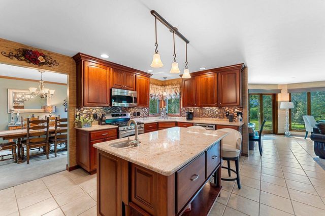 2641 POPLAR SPRINGS CIRCLE, Green Bay, WI 54304