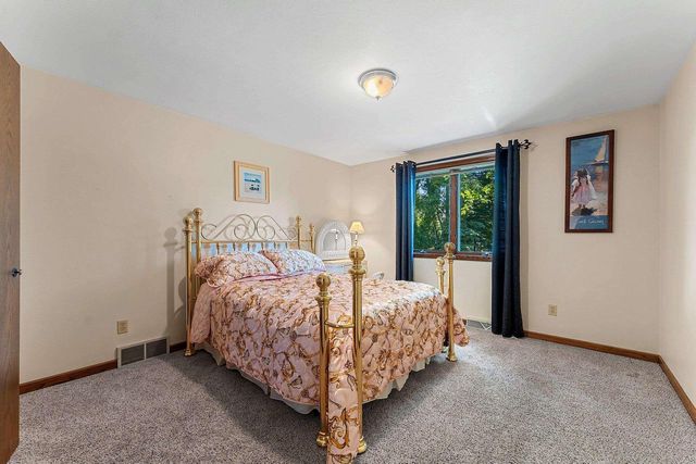 2641 POPLAR SPRINGS CIRCLE, Green Bay, WI 54304