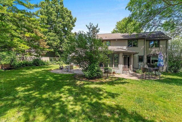 2641 POPLAR SPRINGS CIRCLE, Green Bay, WI 54304