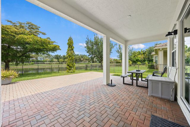 2101 Belcara Court, West Palm Beach, FL 33411