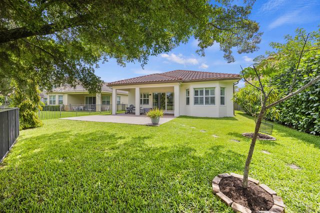 2101 Belcara Court, West Palm Beach, FL 33411