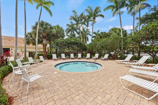 2101 Belcara Court, West Palm Beach, FL 33411