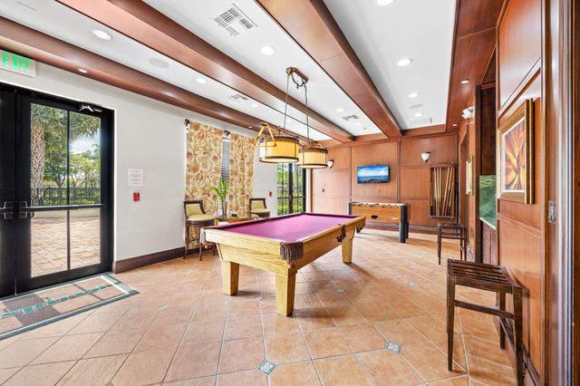 2101 Belcara Court, West Palm Beach, FL 33411