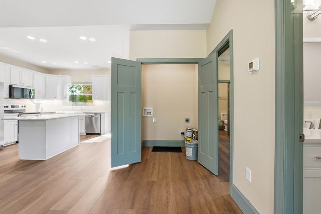 155 Waldorf Place, Brasstown, NC 28902