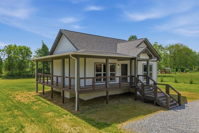 155 Waldorf Place, Brasstown, NC 28902