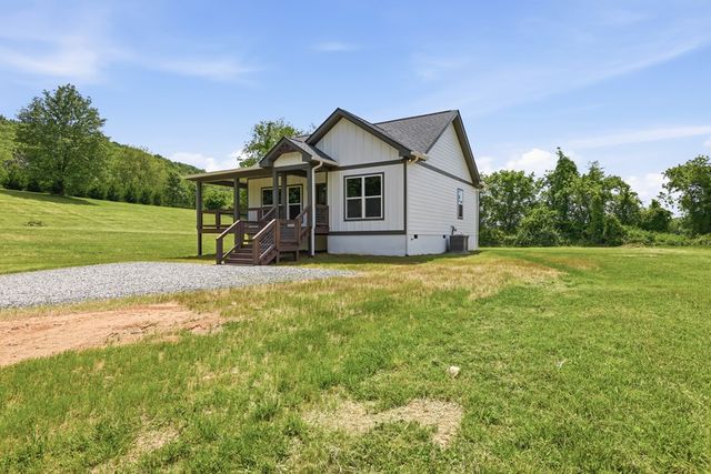 155 Waldorf Place, Brasstown, NC 28902