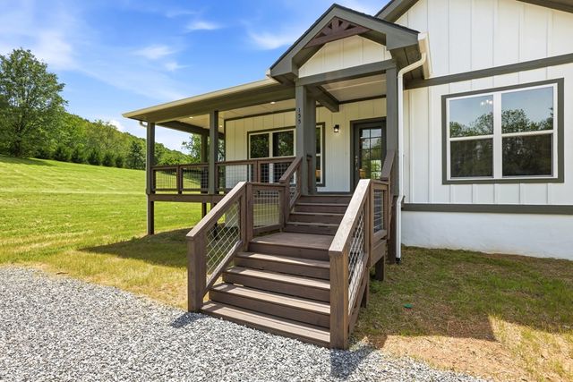 155 Waldorf Place, Brasstown, NC 28902