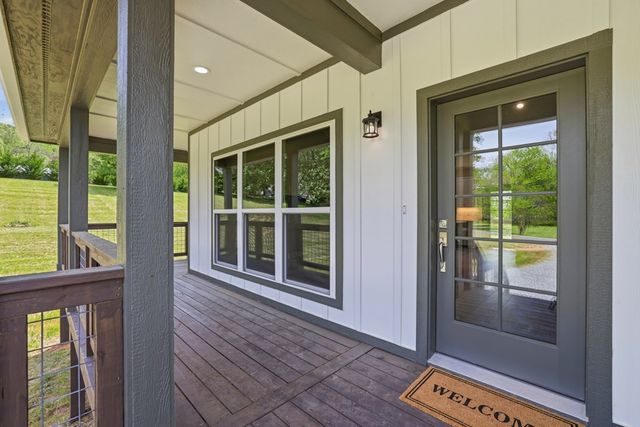 155 Waldorf Place, Brasstown, NC 28902