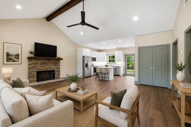 155 Waldorf Place, Brasstown, NC 28902