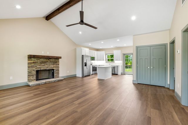 155 Waldorf Place, Brasstown, NC 28902