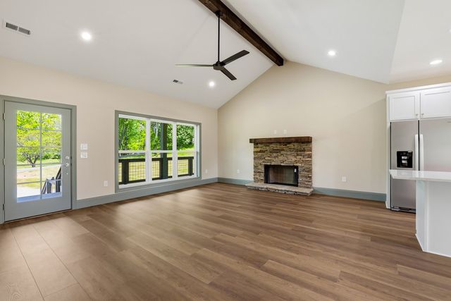 155 Waldorf Place, Brasstown, NC 28902