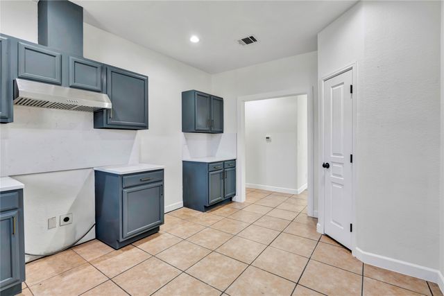 3022 Loving Avenue, Fort Worth, TX 76106