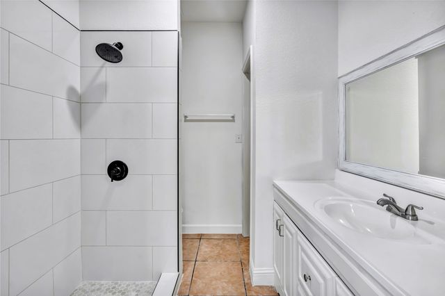 3022 Loving Avenue, Fort Worth, TX 76106