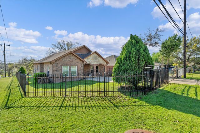 3022 Loving Avenue, Fort Worth, TX 76106