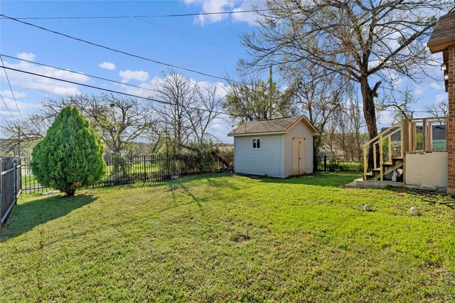 3022 Loving Avenue, Fort Worth, TX 76106