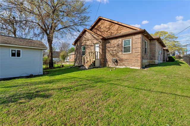 3022 Loving Avenue, Fort Worth, TX 76106