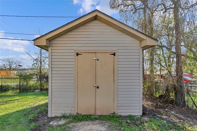 3022 Loving Avenue, Fort Worth, TX 76106