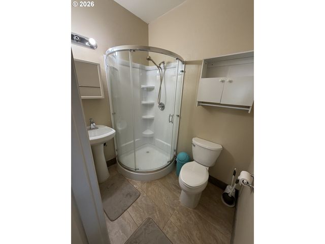 6129 Se 83RD Ave, Portland, OR 97266
