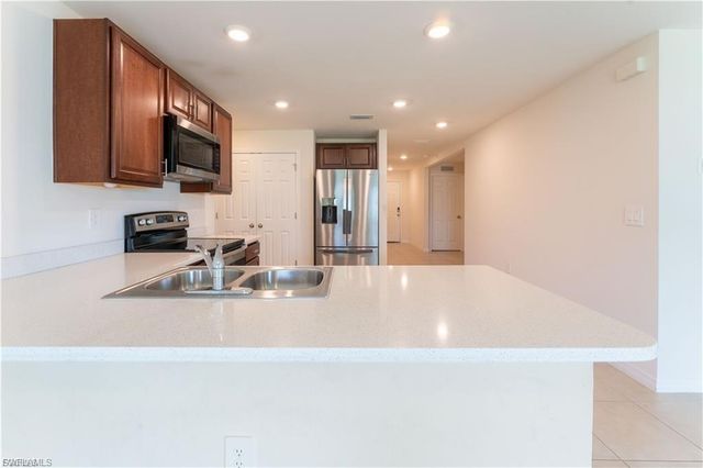 8052 Sunrise CIR, Labelle, FL 33935