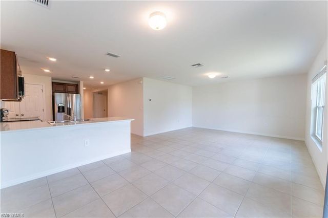 8052 Sunrise CIR, Labelle, FL 33935