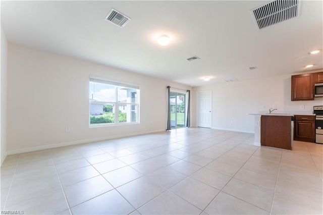 8052 Sunrise CIR, Labelle, FL 33935