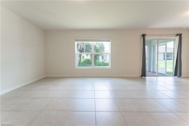 8052 Sunrise CIR, Labelle, FL 33935