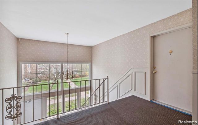 766 E Fox Hills Drive 152, Bloomfield Hills, MI 48304