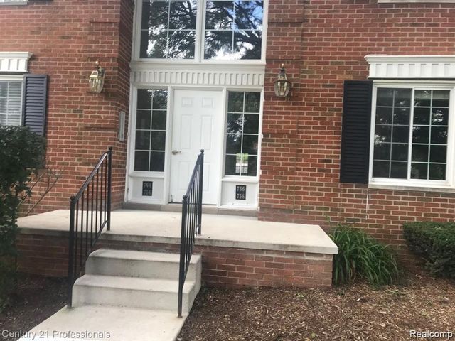 766 E Fox Hills Drive 152, Bloomfield Hills, MI 48304